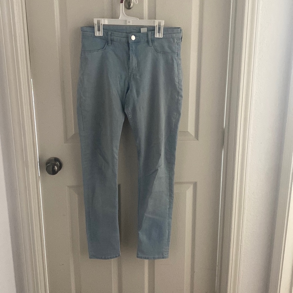 light wash skinny jeans